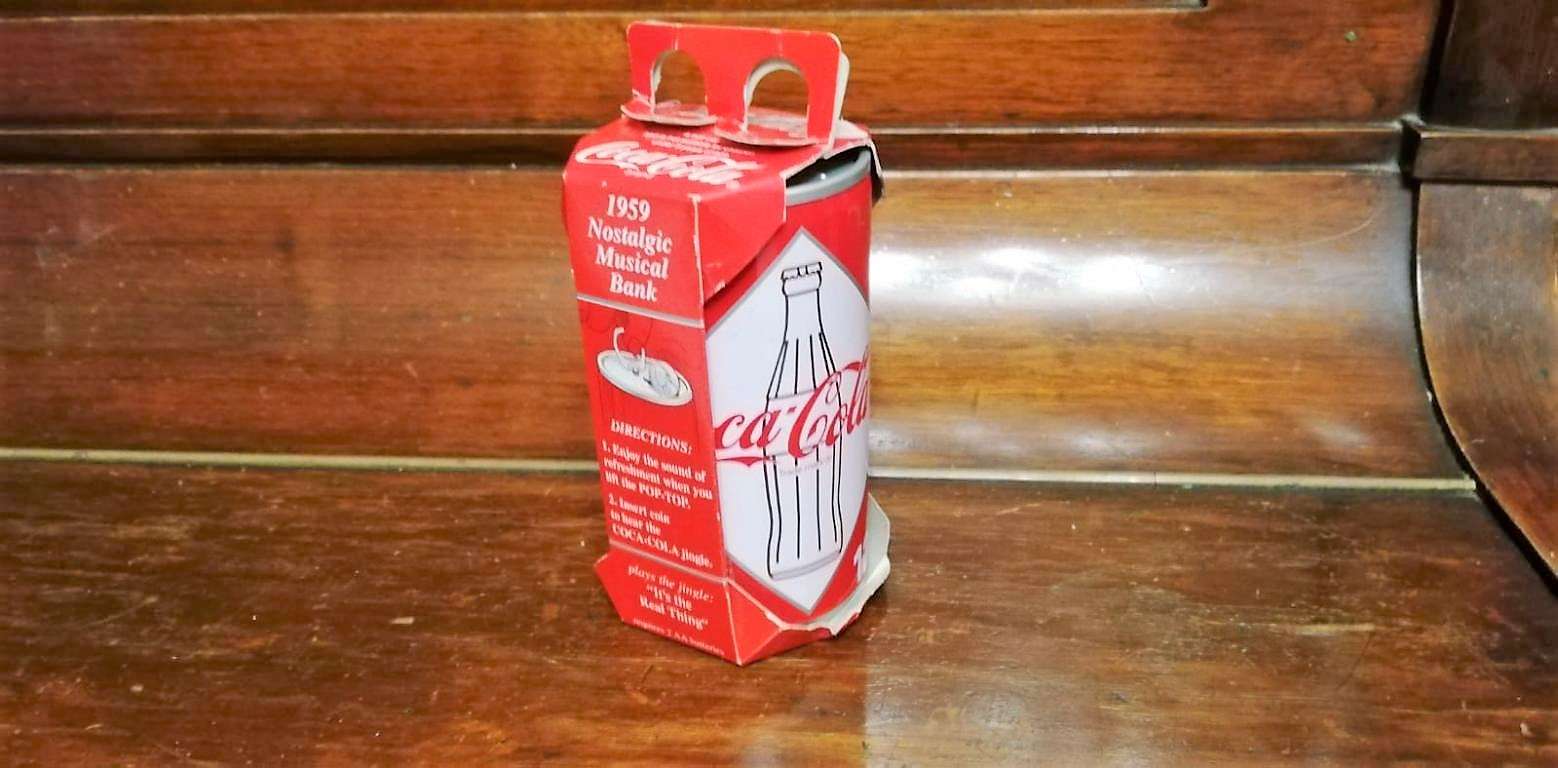 Coca Cola lattina riproduzione